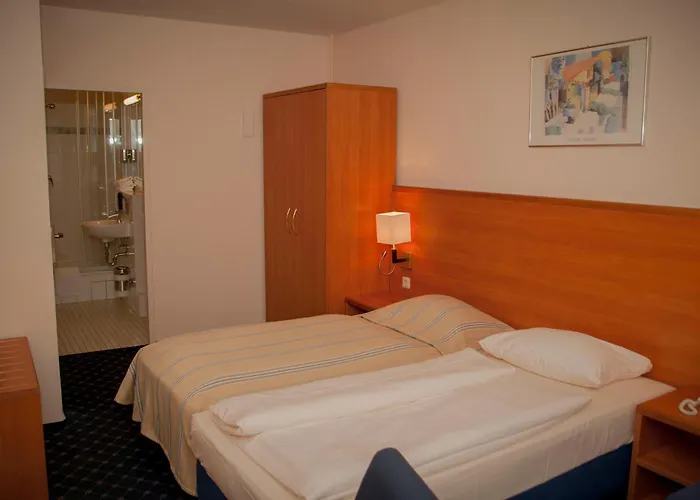 Elbbruecken Hotel 3*