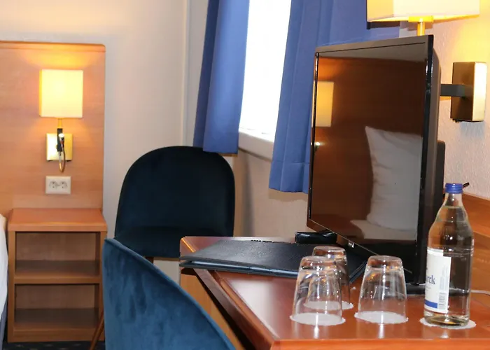 Hotel Elbbruecken 3*