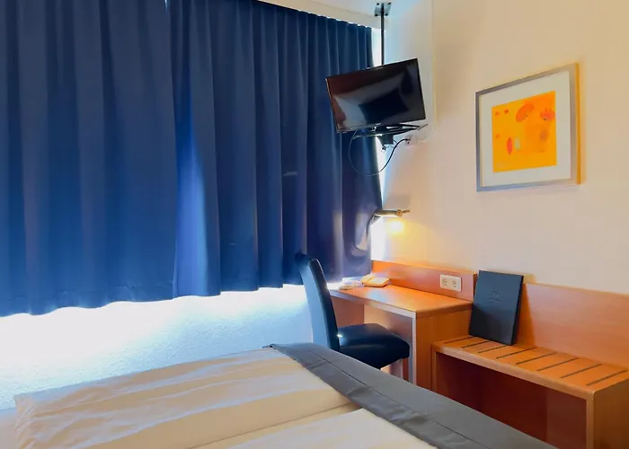 Elbbruecken Hotel Hamburg