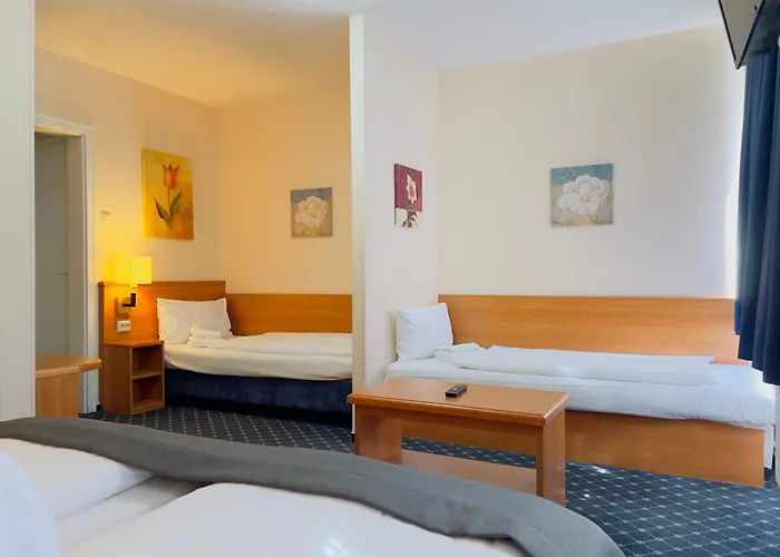 Hotel Elbbruecken 3*