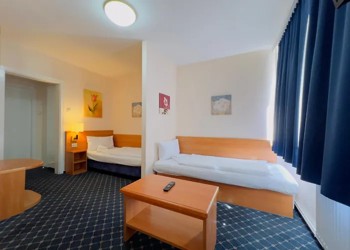 Hotel Elbbruecken Hamburg