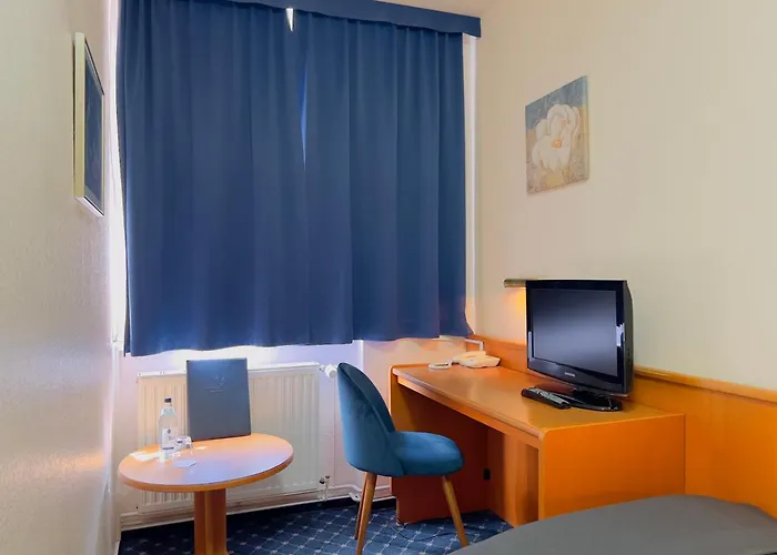 Elbbruecken Hotel Hamburg