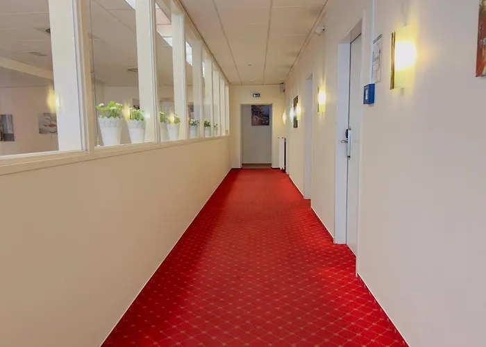 Hotel Elbbrücken 3*