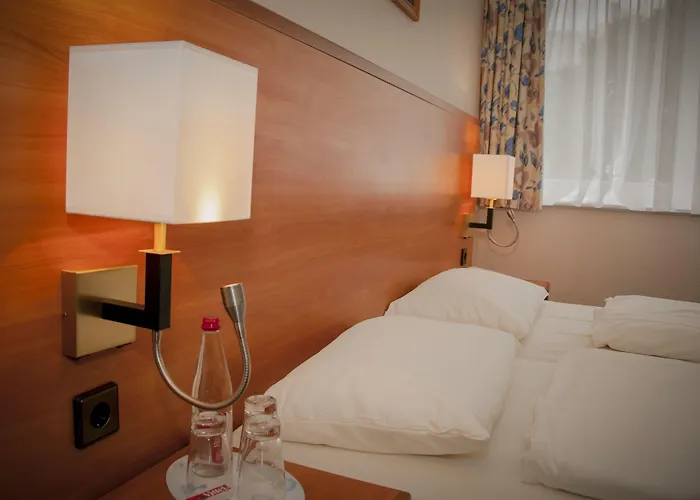 Hotel Elbbruecken Hamburg