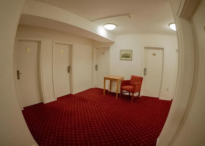Hotel Elbbruecken 3*